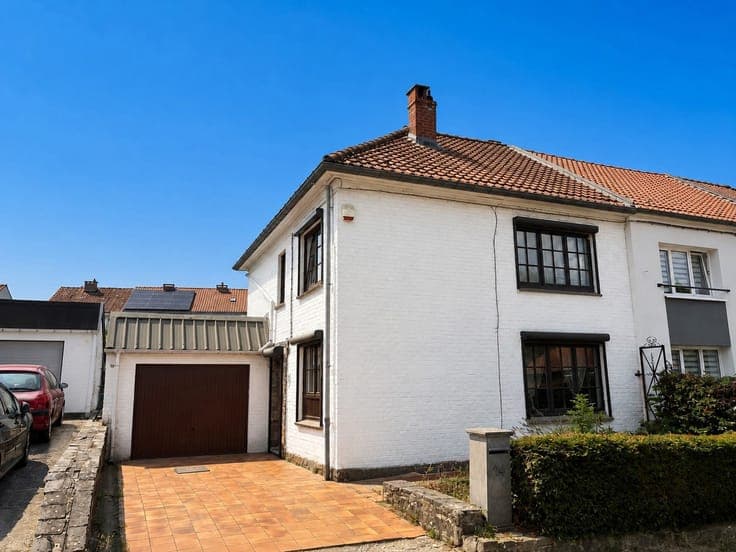 House in Montigny-le-Tilleul
