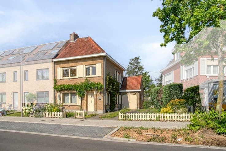 3-bedroom semi-detached house with garage for sale in Kortri