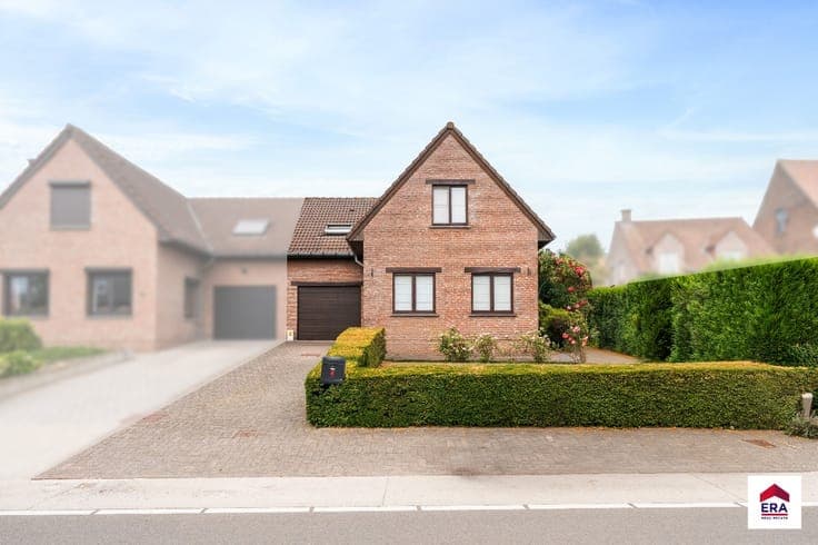 House in Sint-Pieters-Leeuw