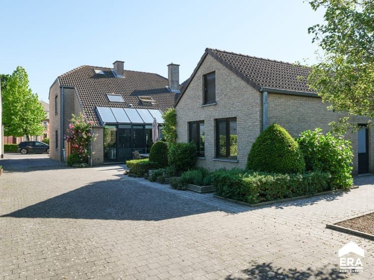 Semi-detached home with annex and garden