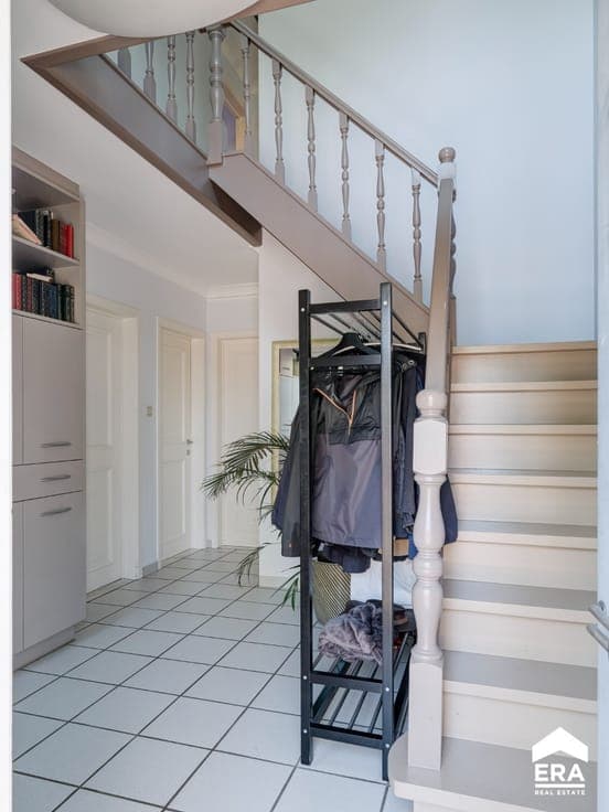 Semi-detached home with annex and garden