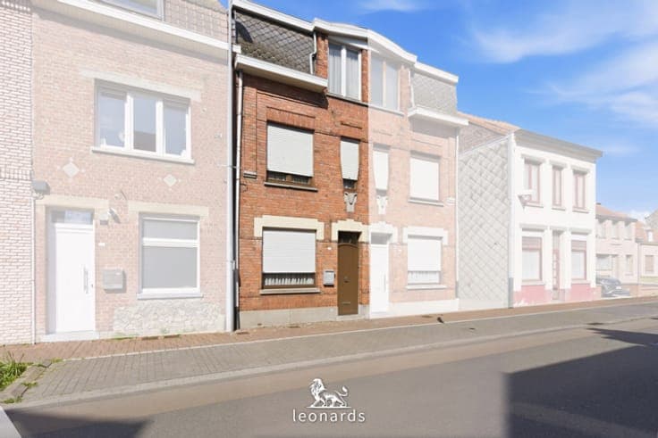 Family home with garden in a prime location in Comines