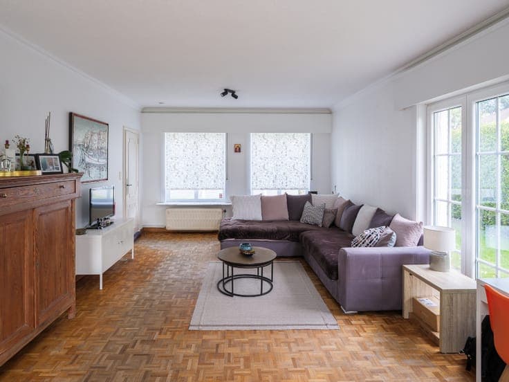 Vrijstaande woning (bew. opp 179m2) met 4 slaapkamers op ...
