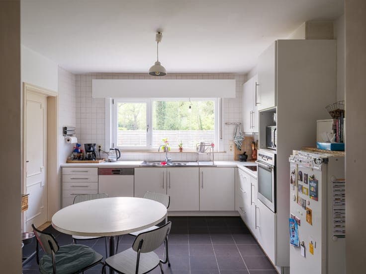 Vrijstaande woning (bew. opp 179m2) met 4 slaapkamers op ...