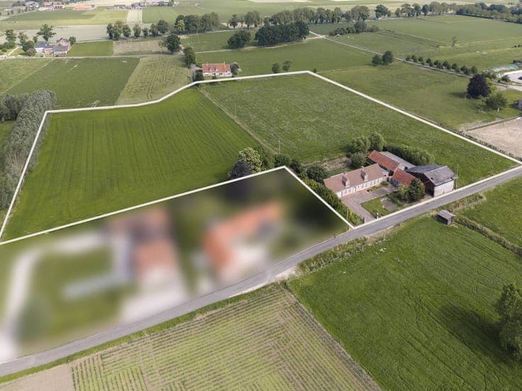 Farmhouse for sale in an excellent location in Kerkhove (Ave