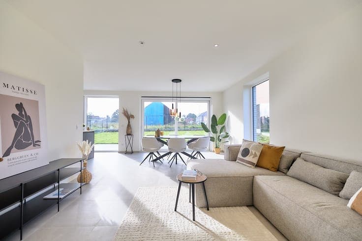 Energy-efficient new-build homes in a quiet location in O...