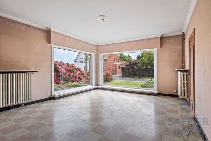 Charmante alleenstaande woning met prachtige tuin op rust...