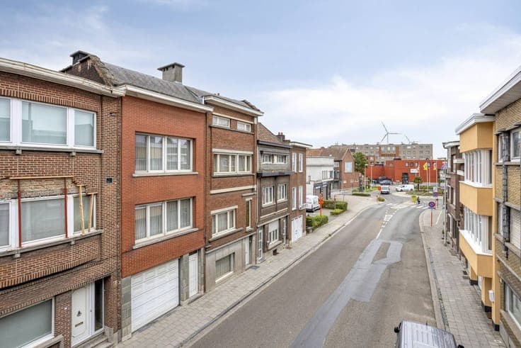 Very spacious house in Boom with lots of potential in Boom
