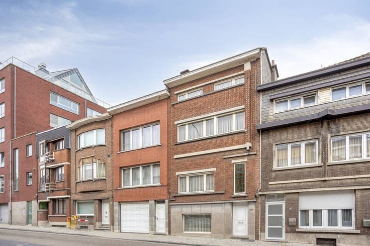 Very spacious house in Boom with lots of potential in Boom