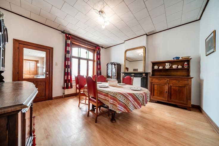 Semi-detached house, 2 bedrooms (poss of 4), garden & garage