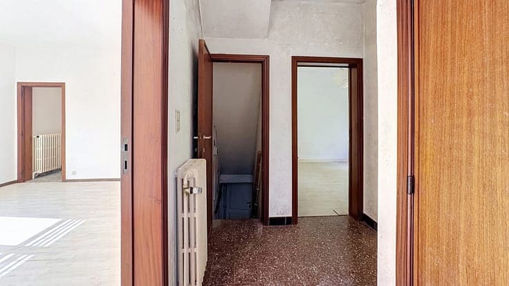 Villa to Renovate – 2 Bedrooms – Garage – Attic to Convert