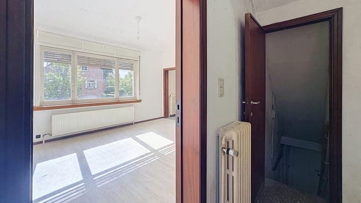 Villa to Renovate – 2 Bedrooms – Garage – Attic to Convert