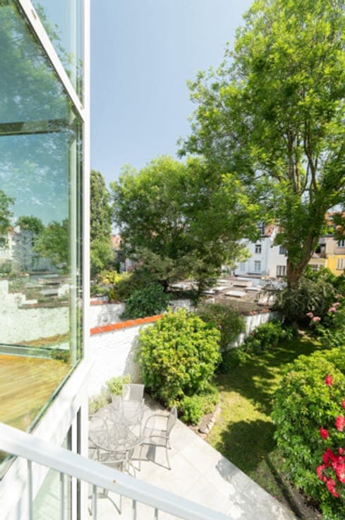 PLACE JOURDAN - RENOVATED TOWNHOUSE WITH GARDEN