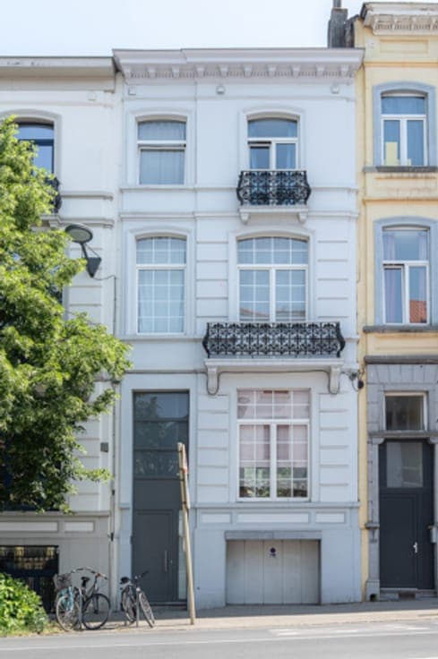 PLACE JOURDAN - RENOVATED TOWNHOUSE WITH GARDEN