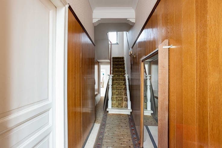 Renovation property with 3 bedrooms and city garden