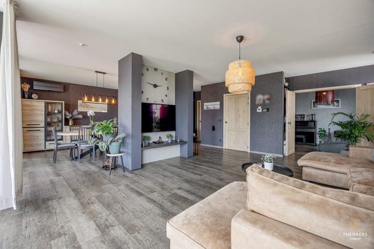 Exclusieve en bijzonder energiezuinige woning met 332 m² ...