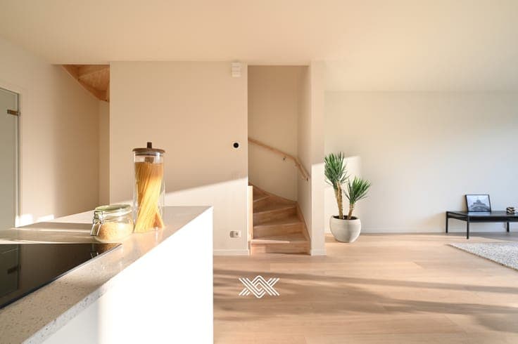 Woning met vier slaapkamers, zonneterras en tuin