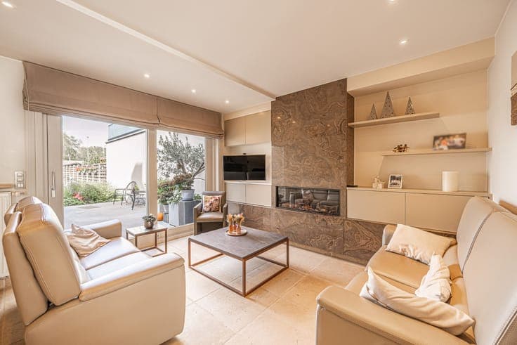 Ready-to-move-in house with 4 bedrooms, garden, and double