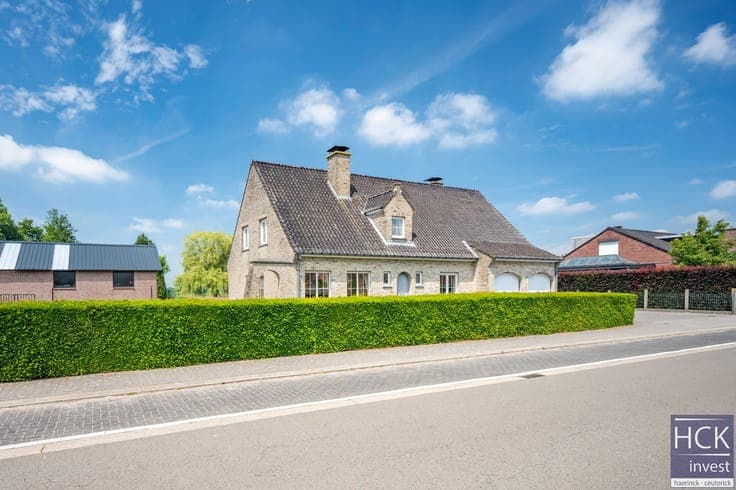 KRUISHOUTEM - Tijdloze & zeer ruime villa op prachtig per...