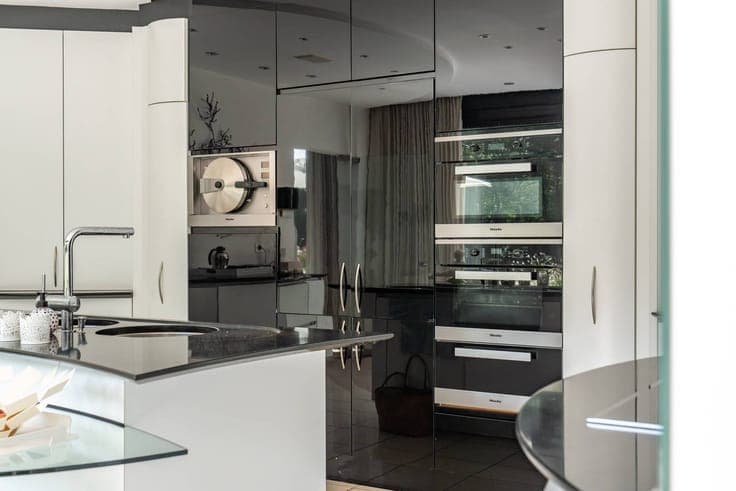 Exclusive living among the greenery on 6,867 m² in Oostkamp