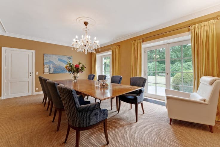 Exclusive villa with swimming pool in Brasschaat centre