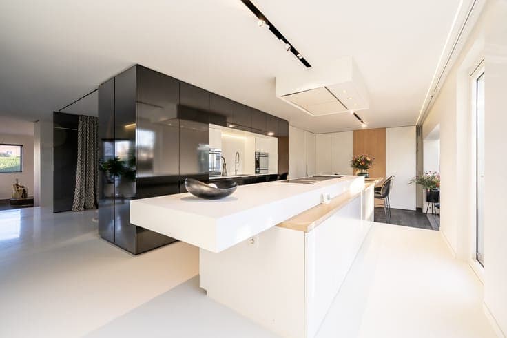 Alleenstaande villa met 4 slaapkamers in een residentiële...