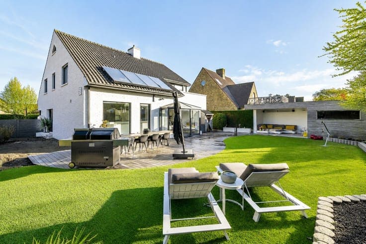 Alleenstaande villa met 4 slaapkamers in een residentiële...