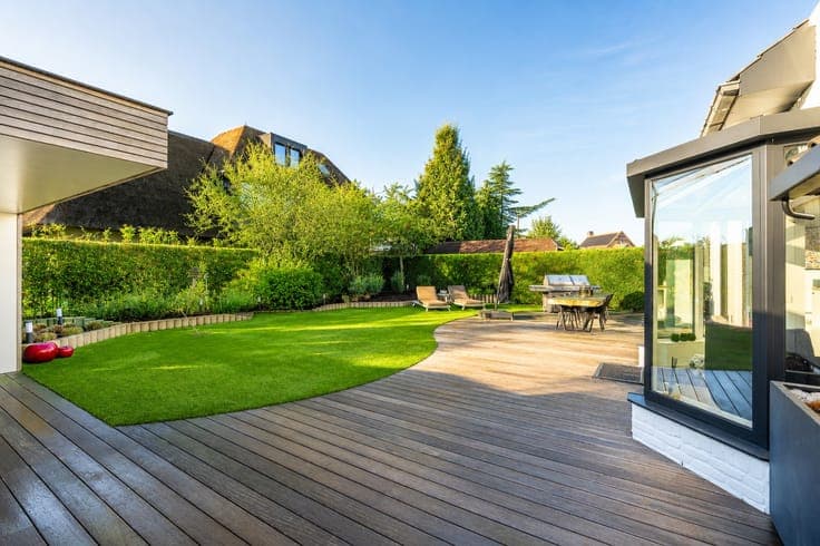 Alleenstaande villa met 4 slaapkamers in een residentiële...