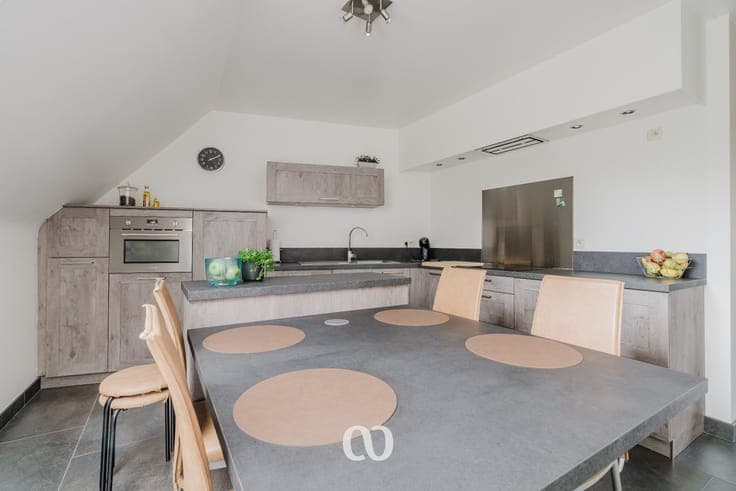 Beautifully located duplex apartment with three bedrooms an