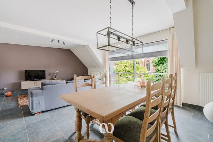 Beautifully located duplex apartment with three bedrooms an