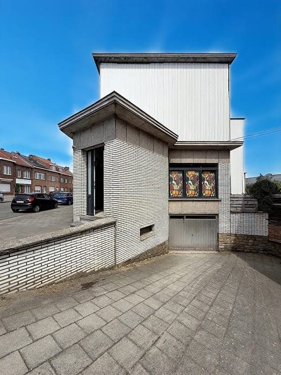 Investment Property – Ground-Floor Commercial Unit + Duplex