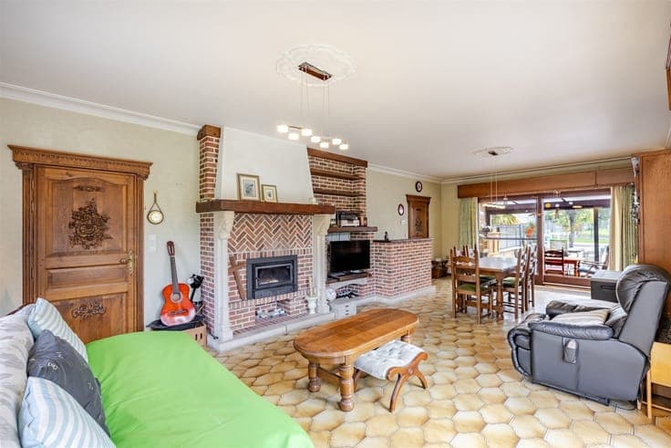Charmante villa met zwembad op een mooi perceel van 942 m²