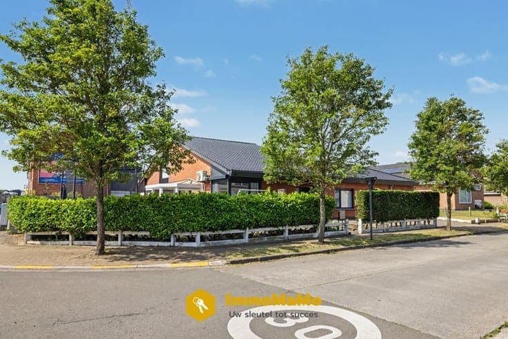 GEZINSWONING MET 3 SLAAPKAMERS EN DRESSING IN WACHTEBEKE ...