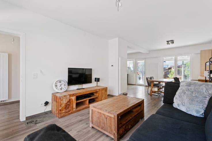 Gerenoveerde gezinswoning met 3 à 4 slpk., veranda en tuin