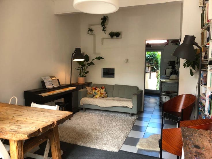Charming move-in ready 4-bed house, prime location