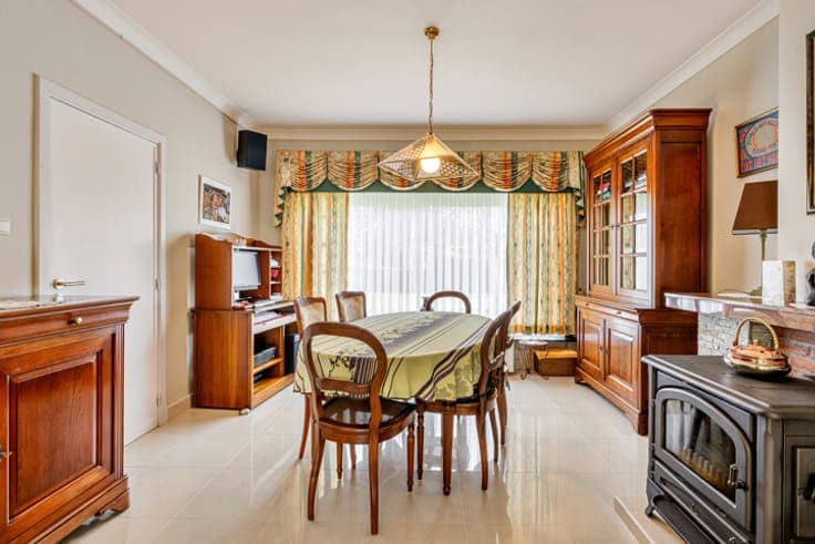 A spacious, quiet and light-filled home