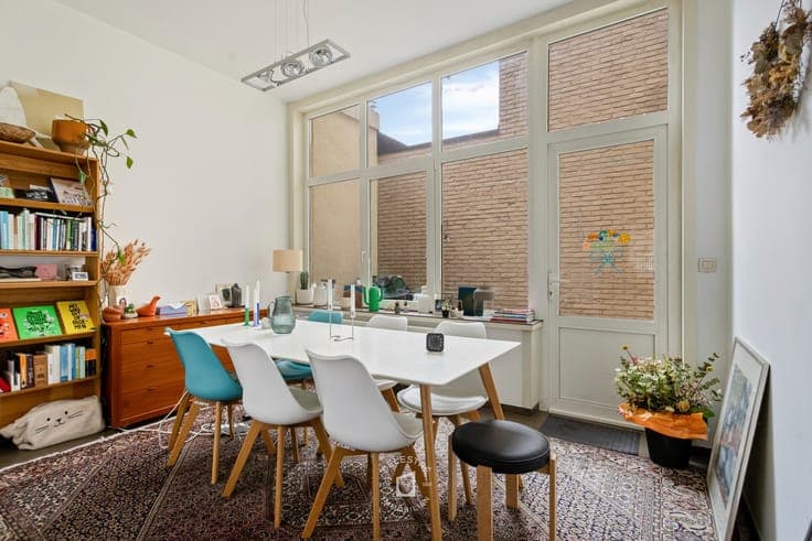 Verrassend ruime en energiezuinige gerenoveerde woning me...