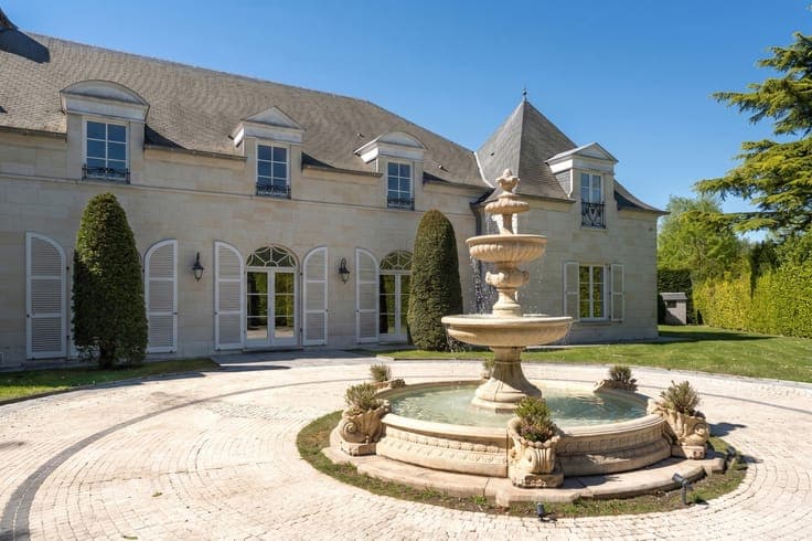 Sept Fontaines- Lipszyc villa on the edge of the golf course