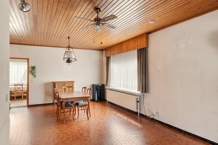 PRACHTIG GELEGEN WONING VLAK BIJ CENTRUM BONHEIDEN