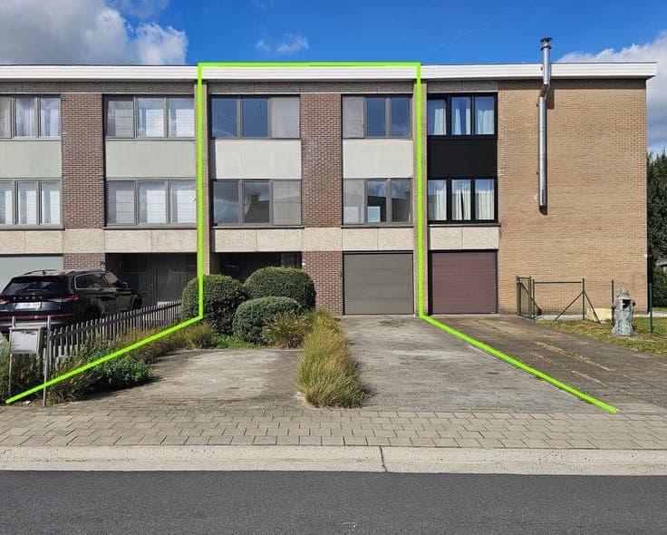 Eéngezinswoning in Burst - met 3 slaapkamers en garage aa...