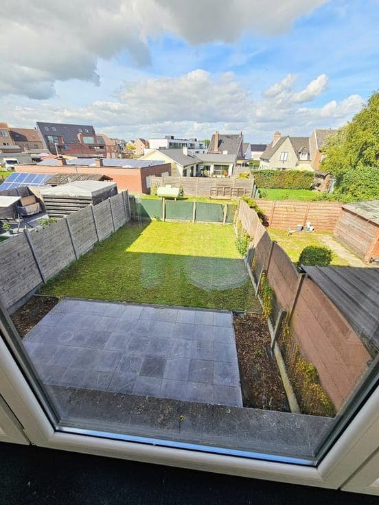 Eéngezinswoning in Burst - met 3 slaapkamers en garage aa...