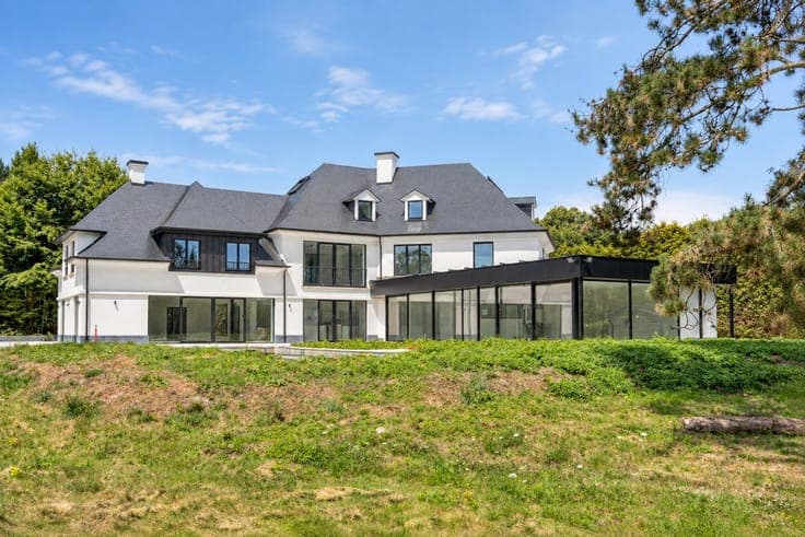 Stunning 5-bedroom villa located in the Domaine du Bouchout
