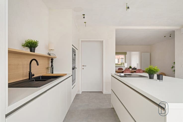 A ready-to-move-in house with a garden and unobstructed view