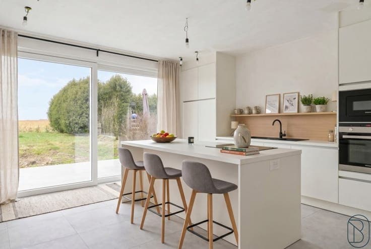 A ready-to-move-in house with a garden and unobstructed view