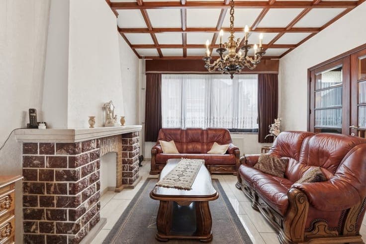 RUIME OPEN BEBOUWING MET 5 SLAAPKAMERS EN 290M² WOONOPPER...