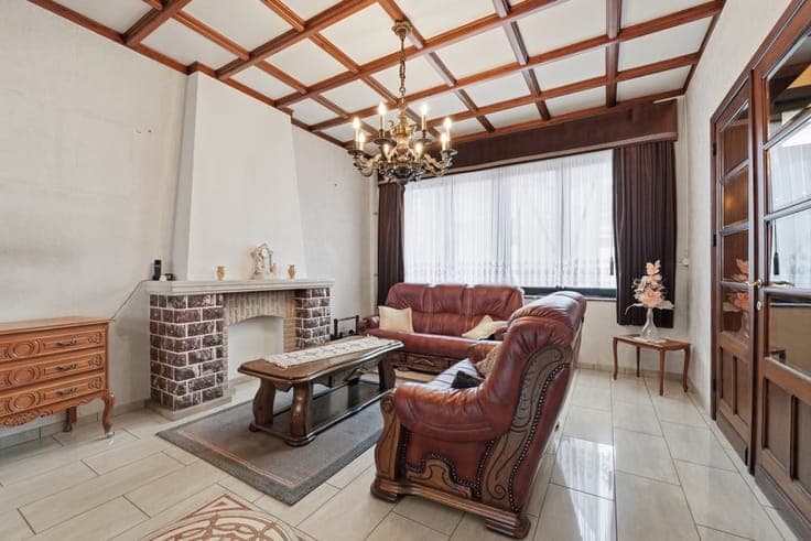RUIME OPEN BEBOUWING MET 5 SLAAPKAMERS EN 290M² WOONOPPER...