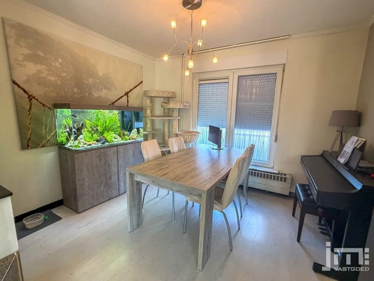 Rustig gelegen, instapklare gezinswoning met 3 slaapkamer...