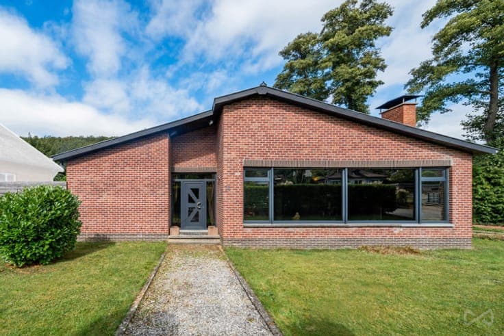 House in Walcourt Laneffe