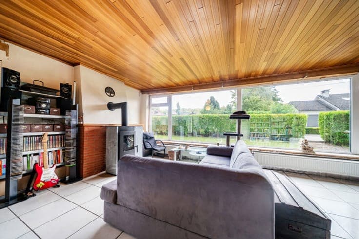 House in Walcourt Laneffe