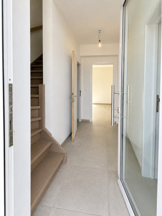 New house with breathtaking views and registration fees redu
